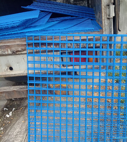 LƯỚI THÉP LÀM KỆ TRANG TRÍ VÁCH NGĂN ĐƯỢC ỨNG DỤNG NHƯ THẾ NÀO?