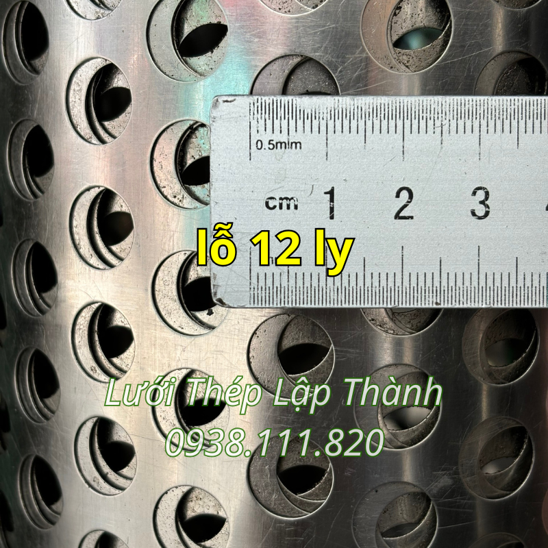 Tôn đục lỗ 12 li (inox 304)